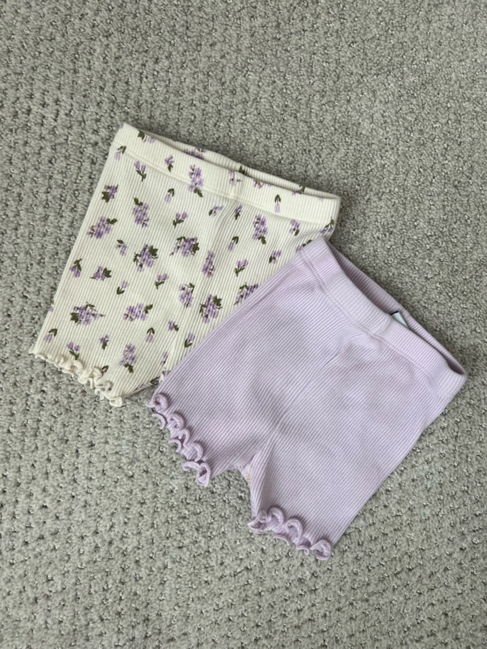 Old Navy Ribbed Lettuce-Edge Biker Shorts 2-Pack - 6-12 Mo - Picture 3 of 10